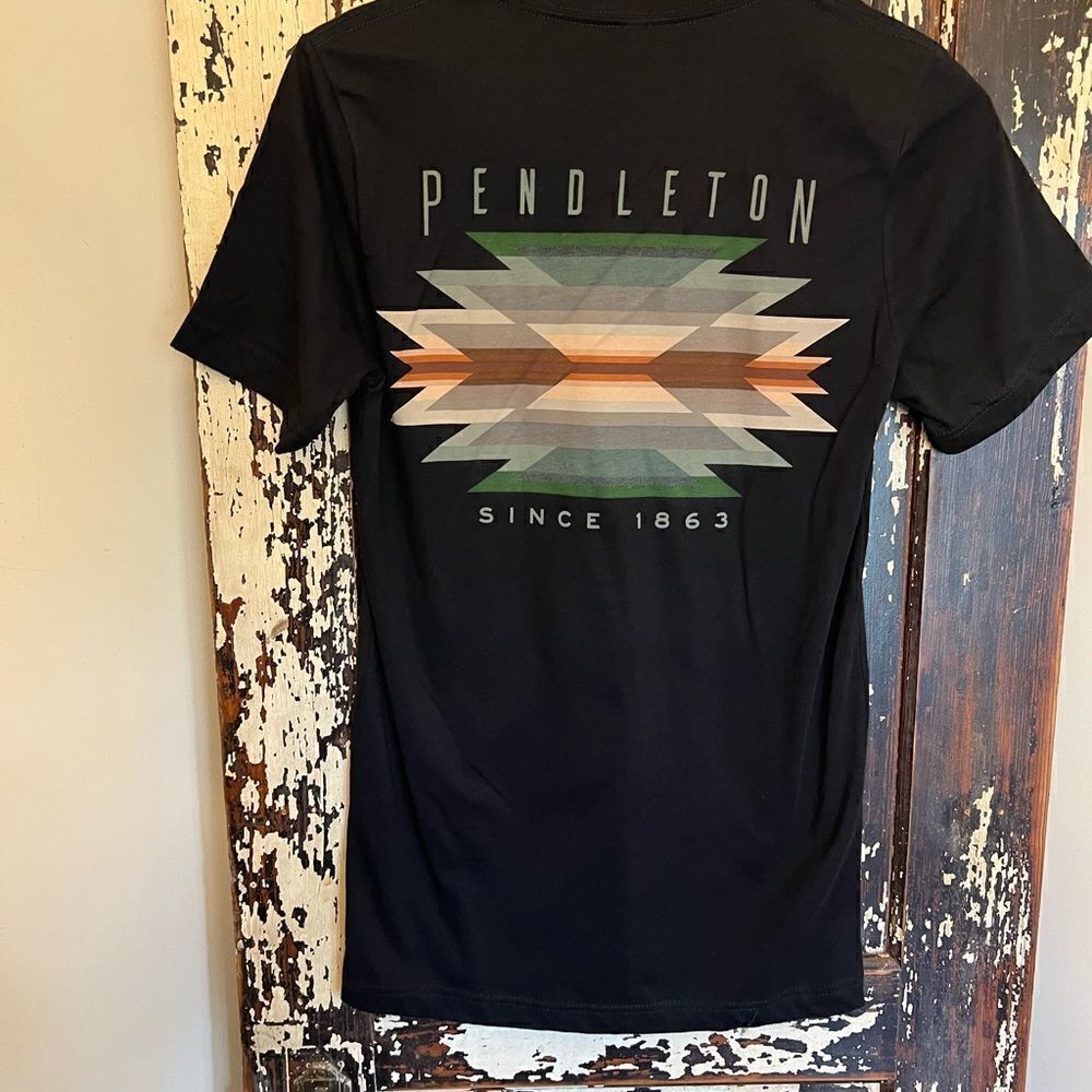 NWOT distressed Frayed neck Pendleton unisex size small T-shirt.